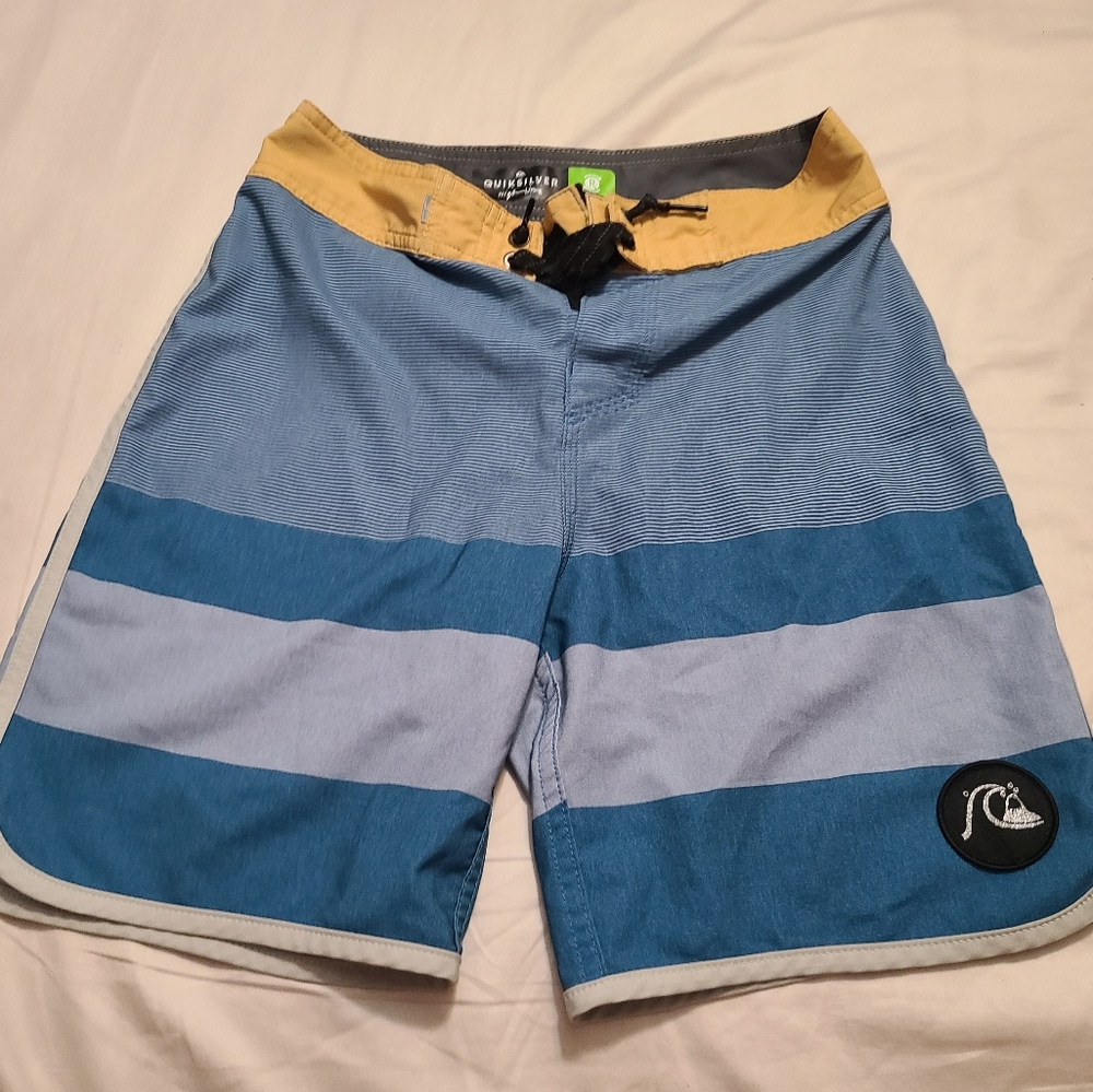 Quicksilver Board Shorts size 25/10
